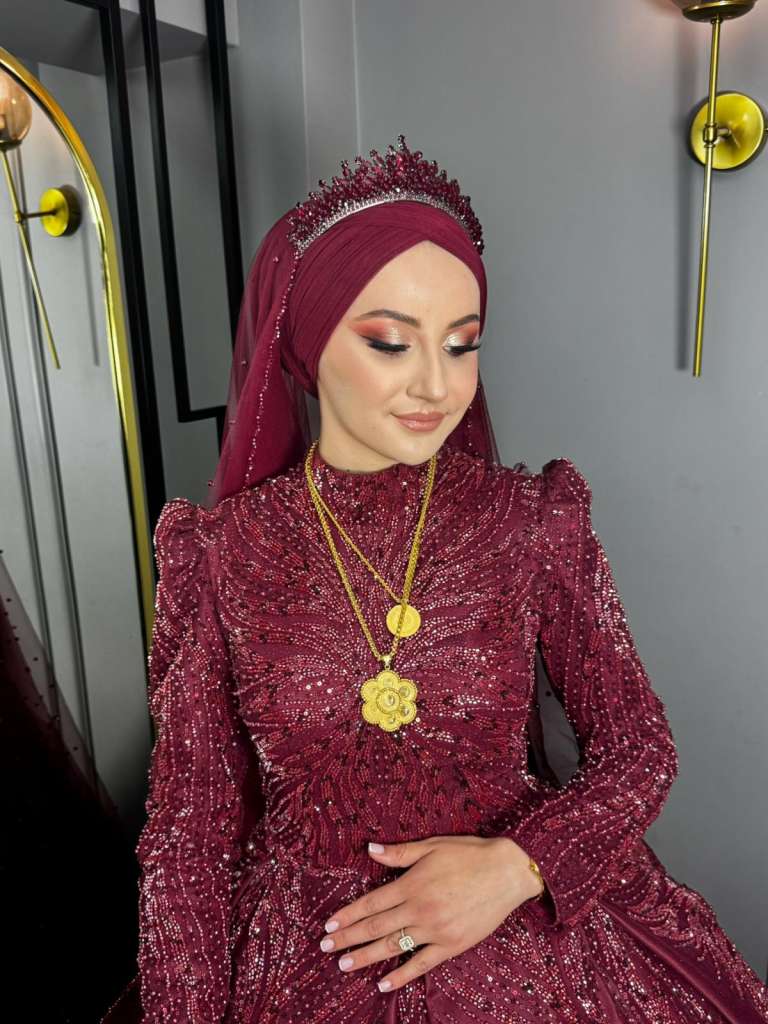 Ankara Türban Tasarım / Ankara Gelin Başı / Ankara Profesyonel Makyaj / Ankara gelin türbanı / Ankara Gelin Makyajı / Ankara gelin saç makyaj / Ankara Kına türban tasarım
