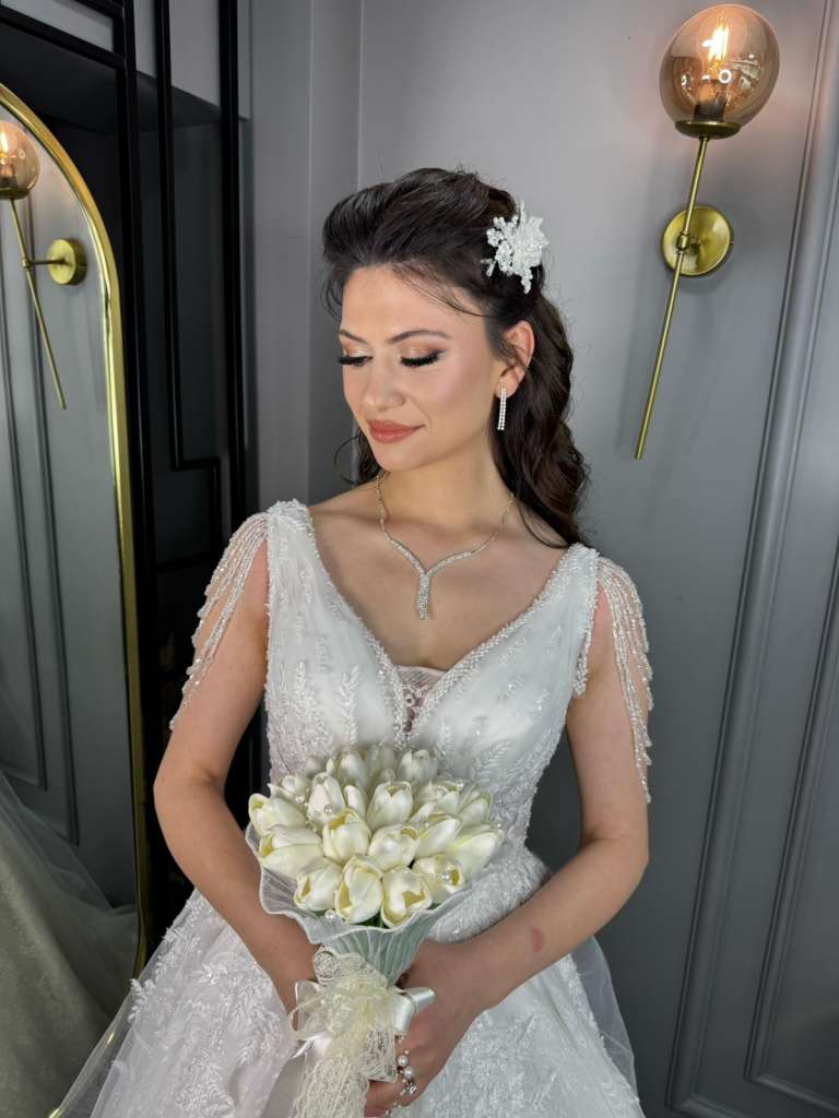 Ankara Türban Tasarım / Ankara Gelin Başı / Ankara Profesyonel Makyaj / Ankara gelin türbanı / Ankara Gelin Makyajı / Ankara gelin saç makyaj